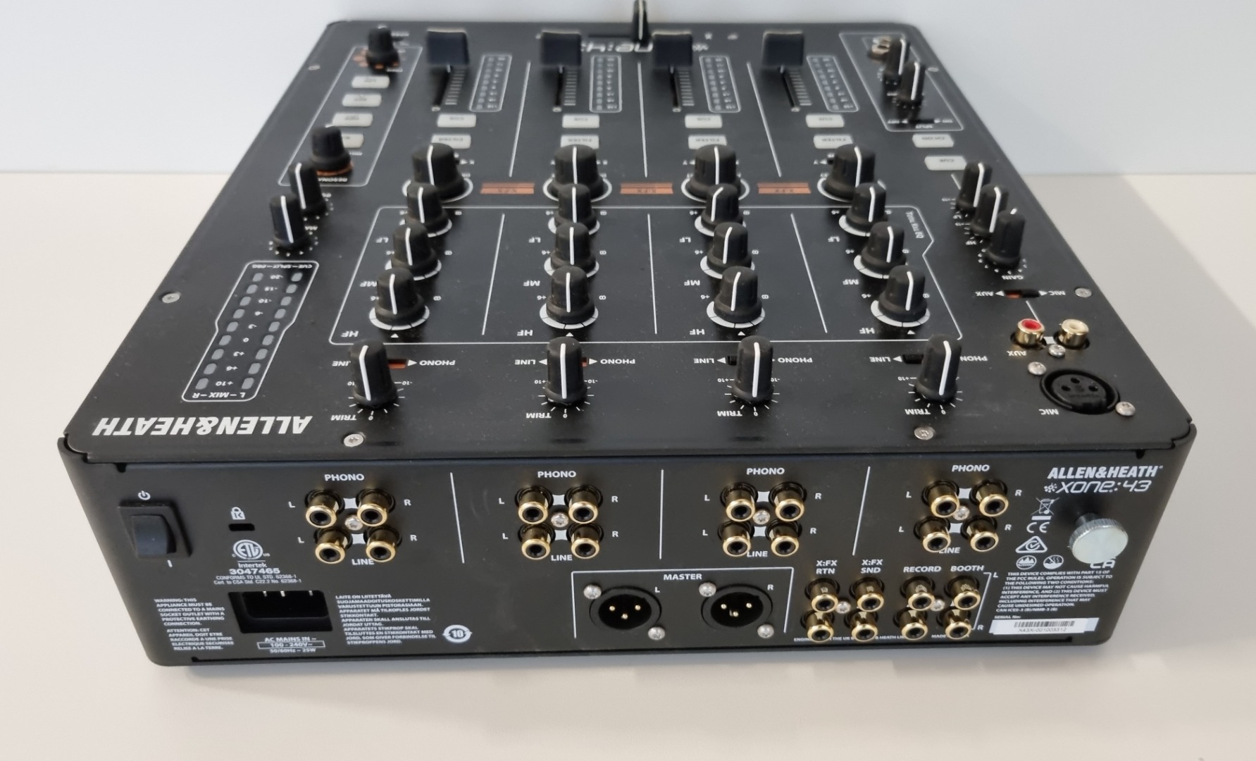 Allen & Heath Xone 43 analoger 4+1-Kanal-DJ-Mixer | 400 EUR